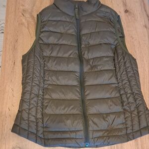 Love Tree Ultra Light Pakable Vest  Size Small